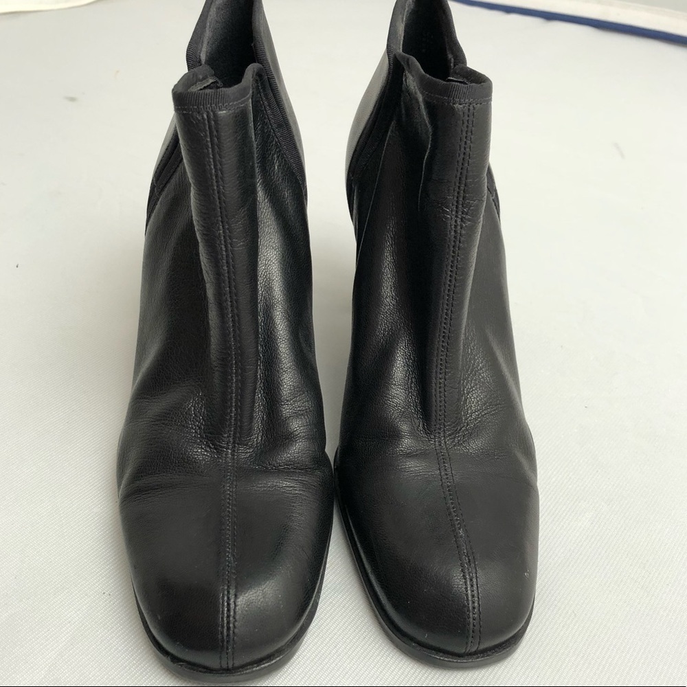 Bandolino Dardanus black leather ankle bootie 8.5